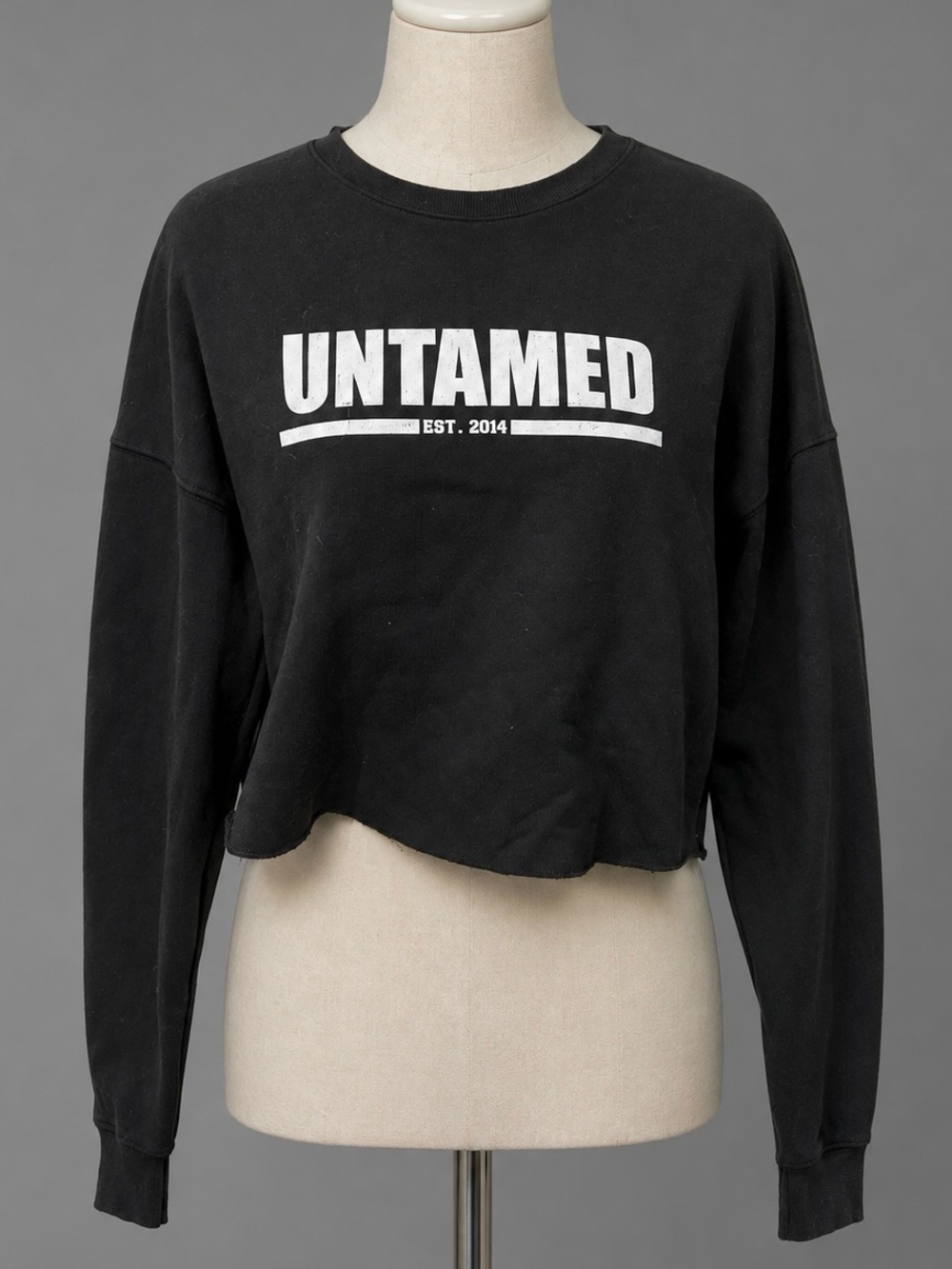 Black Crop "Untamed" Sweatshirt Shirt Top M